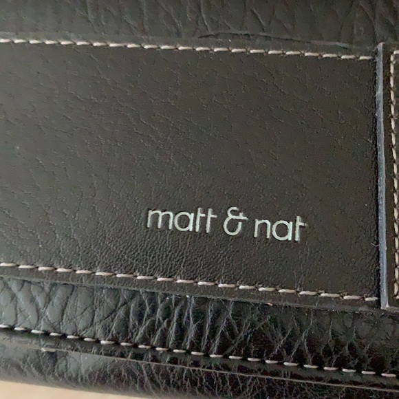 Matt & Nat (3) - Picture 2 of 11